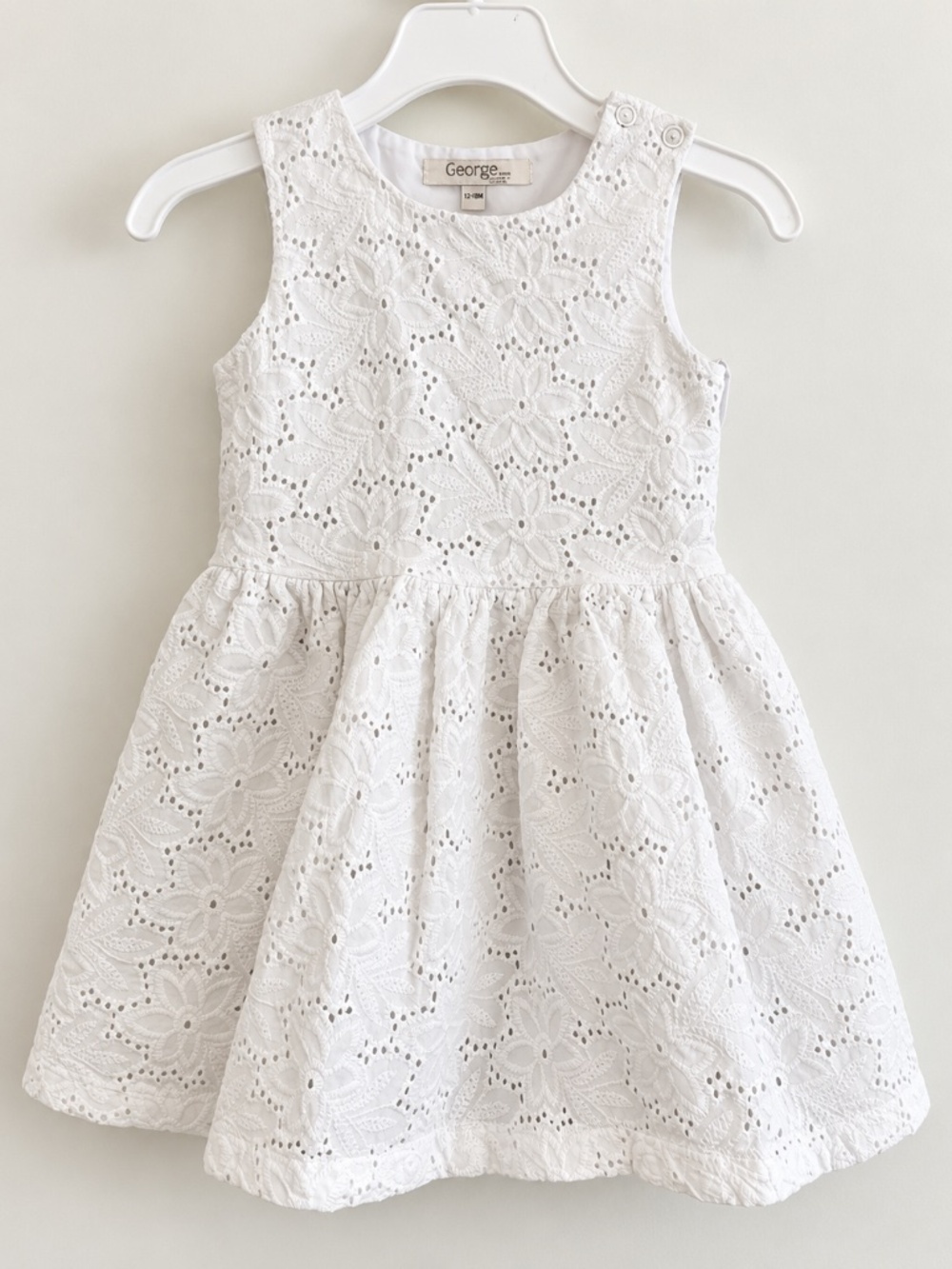 George Baby White Eyelet Heart-Back Dress – 12–18 Months